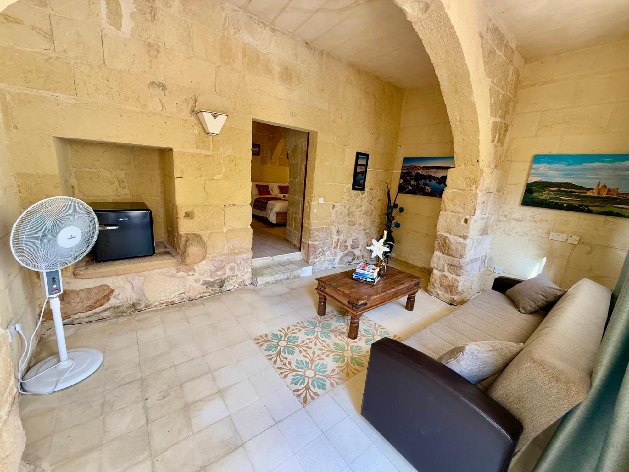 Ta' Matmura B&B Għarb Extérieur photo